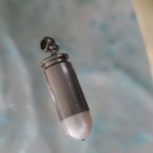 Bullet pearl pendent